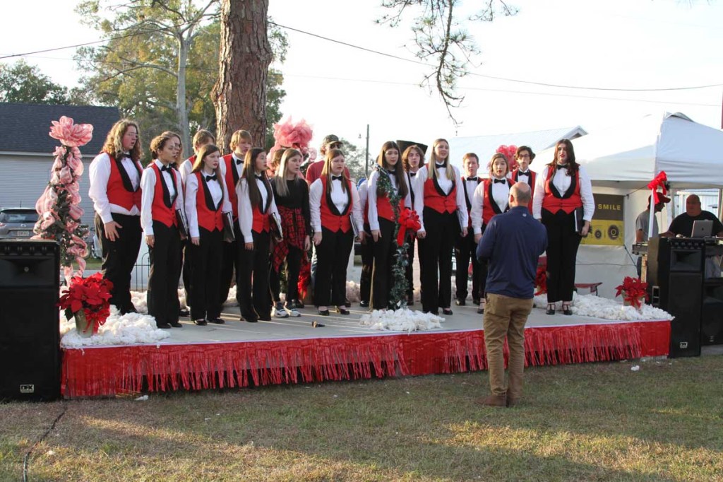 serenaders performing