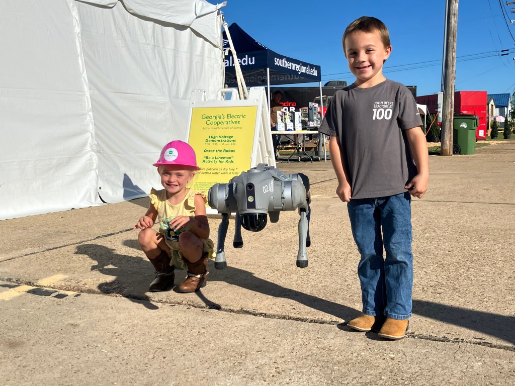 SRTC robot and children
